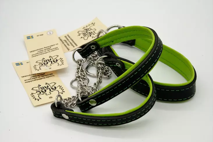 Alac puolikiristävä nahkapanta must-vih - Puolikiristävät pannat - 7393603856031 - 1