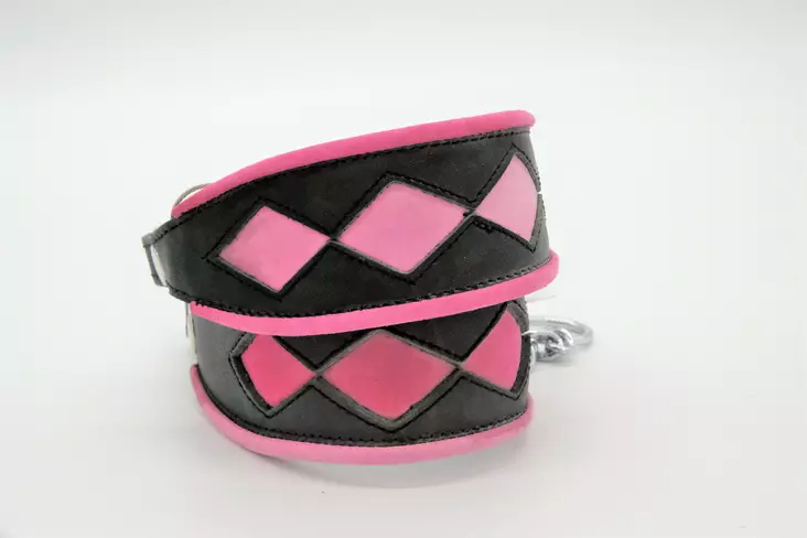 Jokke komia puolikiristävä pinkki/musta - Puolikiristävät pannat - 6417114250629 - 2